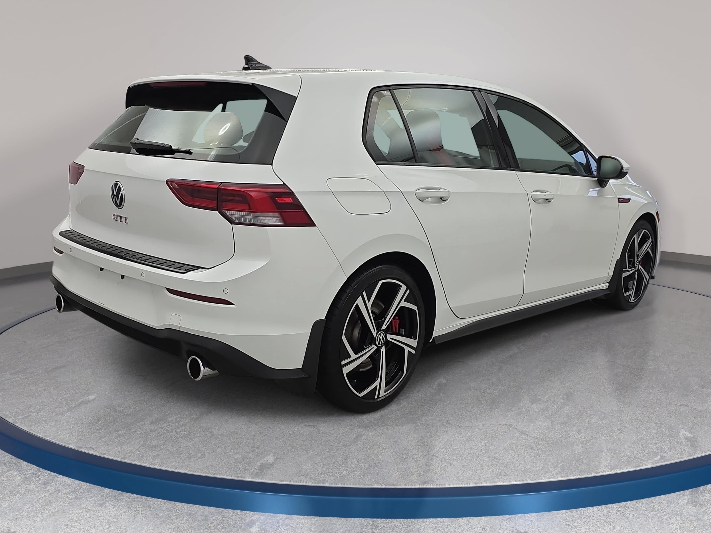 Certified 2024 Volkswagen GTI SE FWD image 5