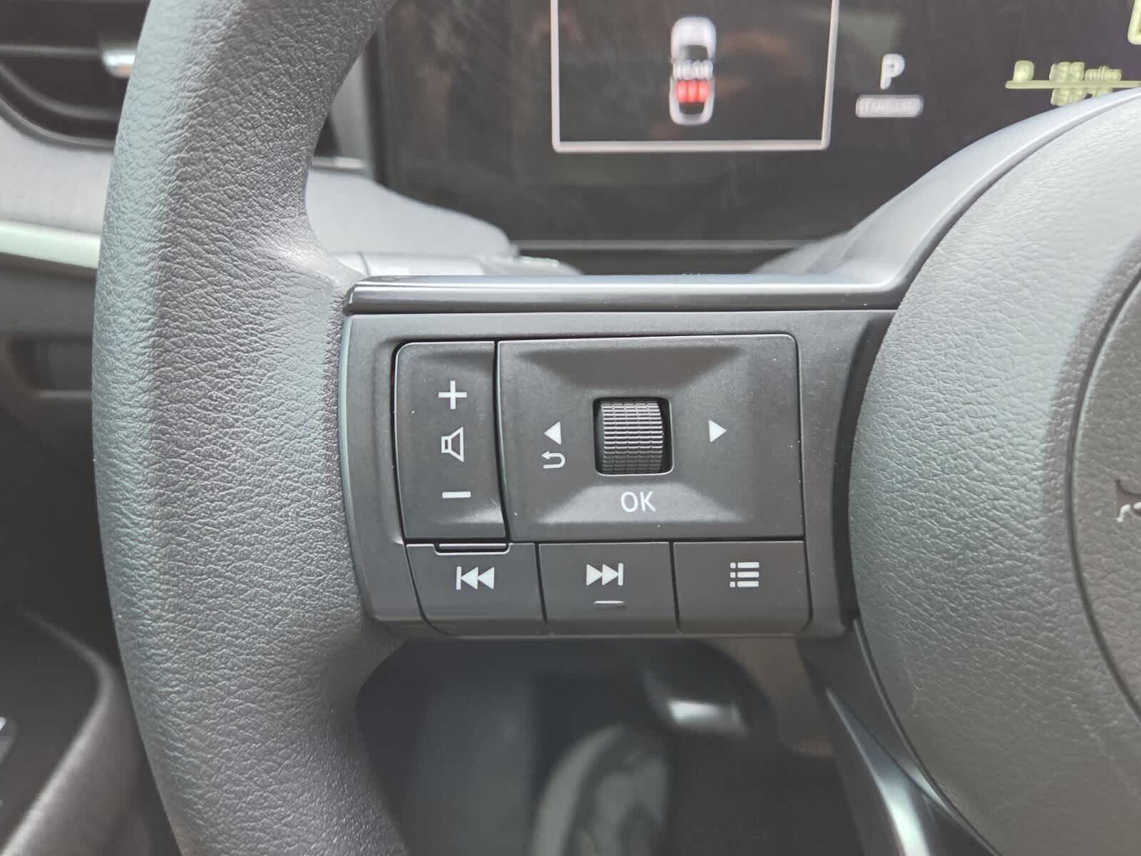 Used 2025 Nissan Kicks SV FWD image 12
