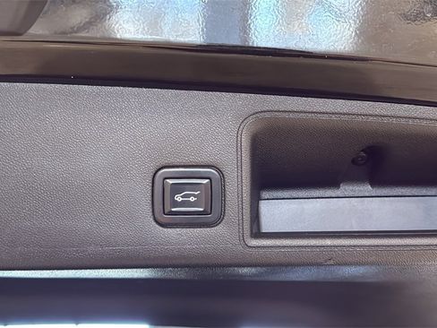 Used 2022 GMC Terrain Denali image 17