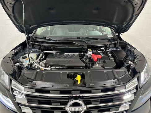 Used 2024 Nissan Rogue SV image 32