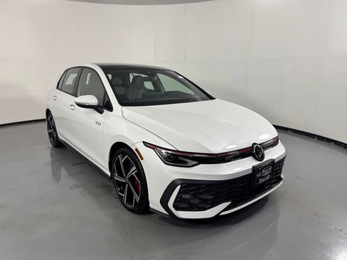 Used 2025 Volkswagen GTI SE FWD image 2