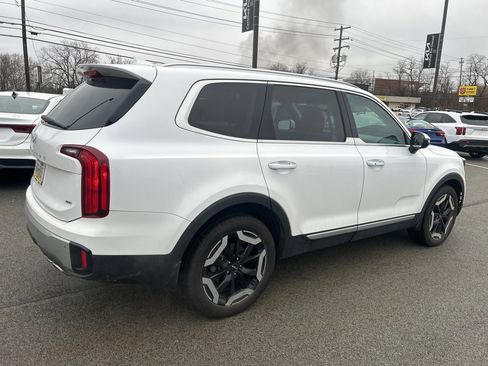 Used 2023 Kia Telluride S w/ S Sunroof Package image 2