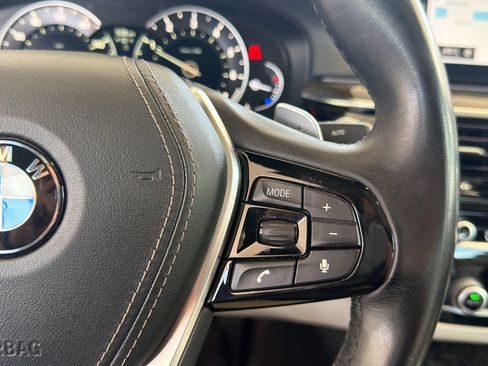 Used 2018 BMW 530i w/ Premium Package RWD image 29