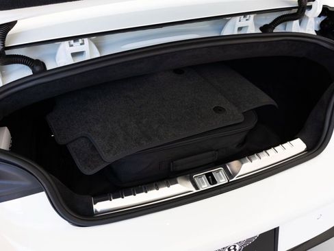 Used 2025 Bentley Continental GTC image 13