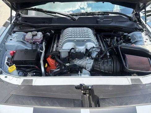 Used 2022 Dodge Challenger SRT Hellcat RWD image 16