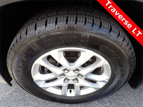 Used 2018 Chevrolet Traverse LT w/ LPO, Floor Liner Package image 12