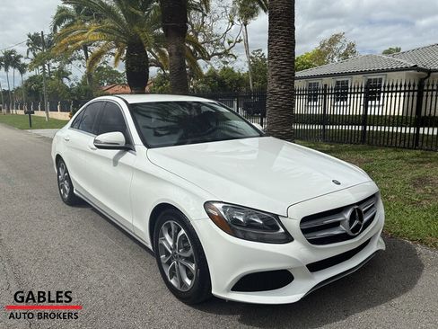 Used 2017 Mercedes-Benz C 300 Sedan image 4