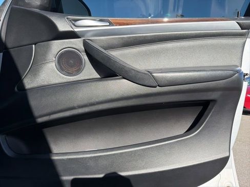 Used 2008 BMW X5 4.8i image 9