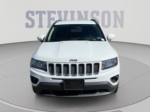 Used 2017 Jeep Compass Latitude FWD image 8