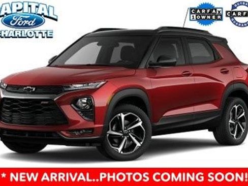 Used 2023 Chevrolet TrailBlazer RS FWD image 2