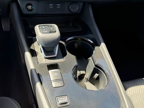 Certified 2024 Nissan Rogue SV FWD image 17