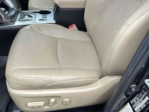 Used 2015 Toyota 4Runner Limited image 24