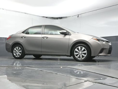 Used 2016 Toyota Corolla L image 28