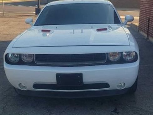 Used 2014 Dodge Challenger SXT Plus RWD image 6