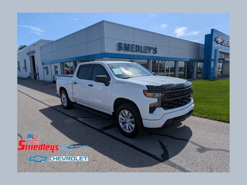 Used 2022 Chevrolet Silverado 1500 Custom AWD/4WD image 1