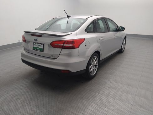 Used 2015 Ford Focus SE w/ Equipment Group 201A FWD image 9