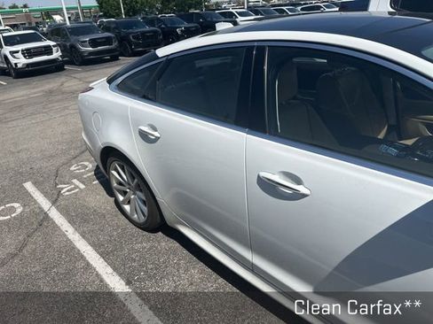 Used 2016 Jaguar XJ R-Sport image 5