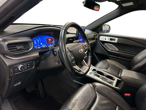 Used 2020 Ford Explorer Platinum w/ Premium Technology Package AWD/4WD image 17