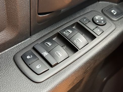 Used 2024 RAM 2500 Tradesman w/ Chrome Appearance Group AWD/4WD image 24