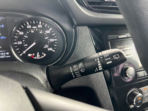 Used 2017 Nissan Rogue S image 16