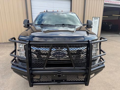 Used 2019 Ford F250 XL w/ STX Appearance Package image 4