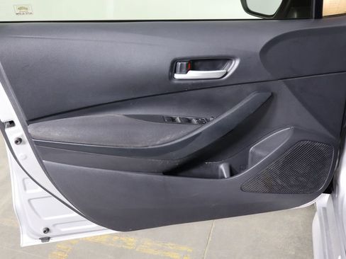 Used 2020 Toyota Corolla LE FWD image 19
