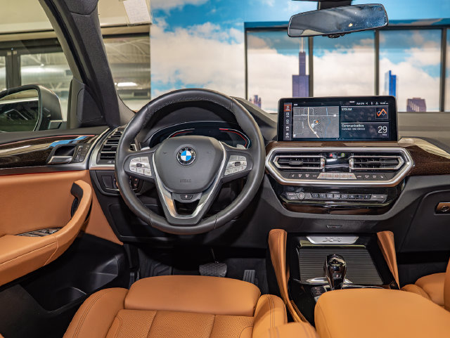 Used 2025 BMW X4 xDrive30i AWD/4WD image 16