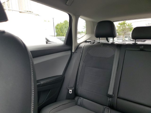 Certified 2024 Volkswagen Taos SE FWD image 10