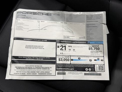 Certified 2025 Porsche Macan image 53