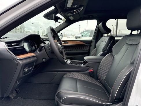 New 2026 Jeep Grand Cherokee Summit w/ Obsidian Package image 20