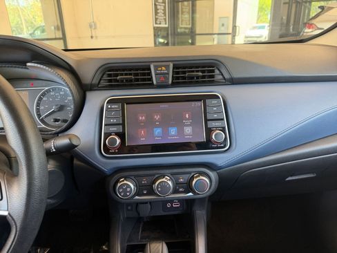 Used 2025 Nissan Versa SV FWD image 17