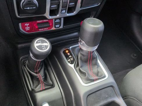 Used 2021 Jeep Wrangler Unlimited Rubicon AWD/4WD image 12