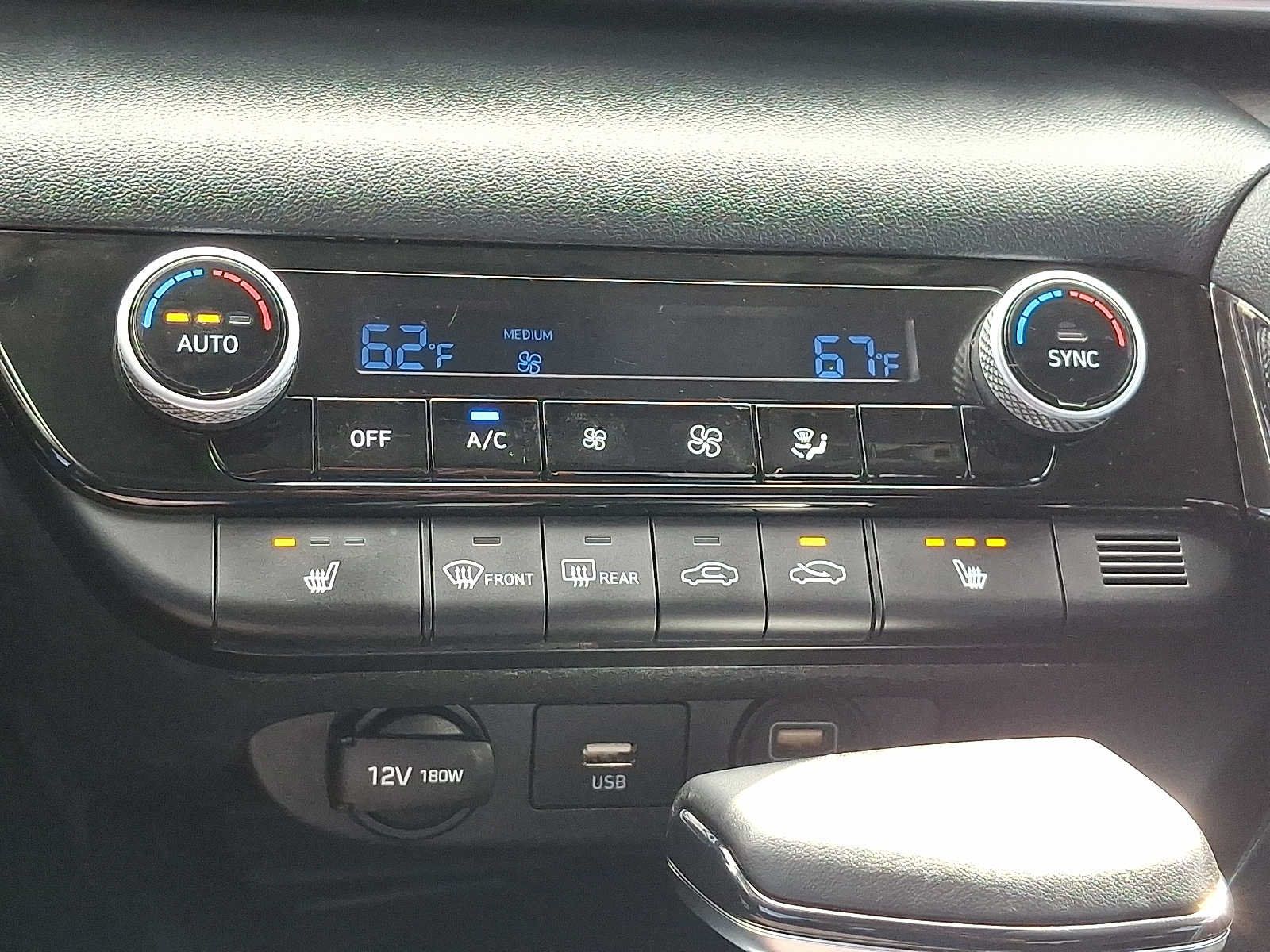 Used 2021 Hyundai Elantra SEL w/ Convenience + Premium Package FWD image 16