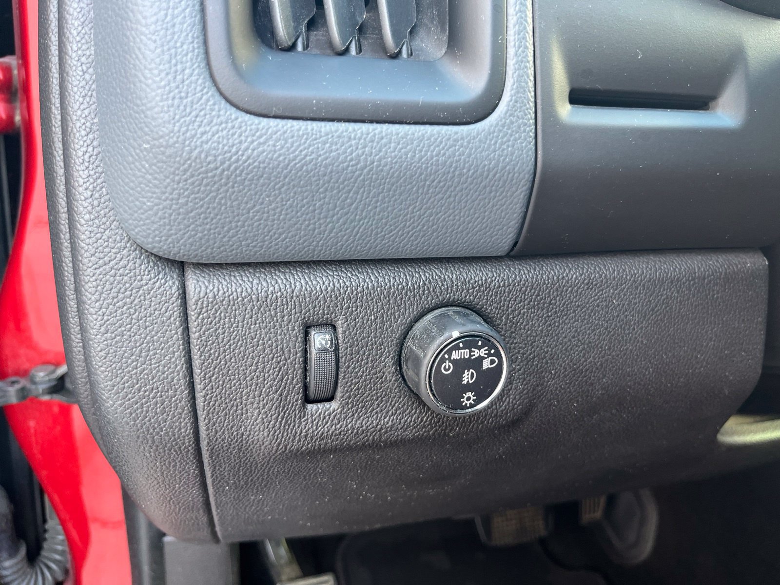 Used 2015 Chevrolet Colorado Z71 RWD image 13