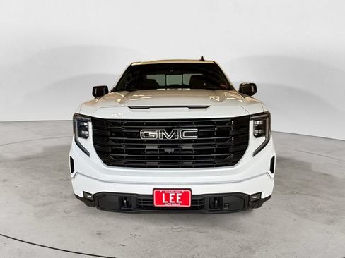 Used 2023 GMC Sierra 1500 Elevation w/ Preferred Package AWD/4WD image 9