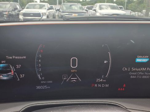 Used 2025 Cadillac XT4 Premium Luxury FWD image 15