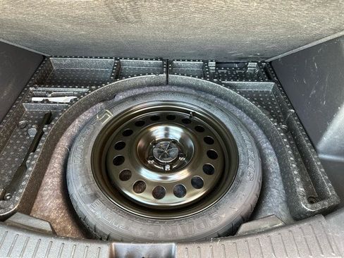 Used 2018 Ford Escape SE image 9