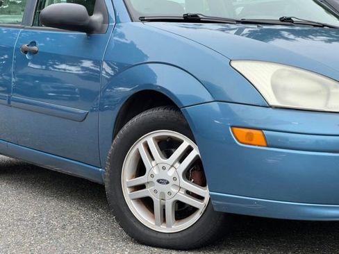 Used 2000 Ford Focus SE FWD image 2