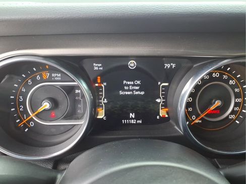 Used 2018 Jeep Wrangler Unlimited Sahara AWD/4WD image 17