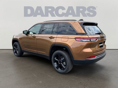 New 2026 Jeep Grand Cherokee Limited RWD image 5