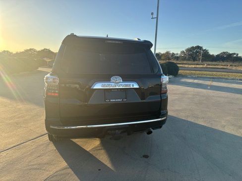 Used 2018 Toyota 4Runner Limited image 13