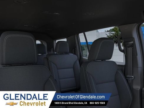 New 2027 Chevrolet Traverse LT w/ Midnight/Sport Edition FWD image 24