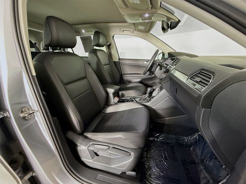 Used 2020 Volkswagen Tiguan SEL image 29