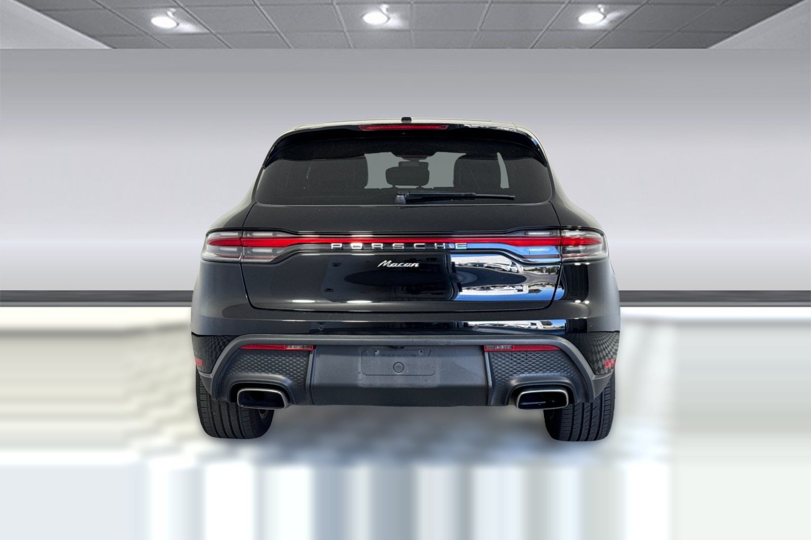 Used 2024 Porsche Macan AWD/4WD image 10