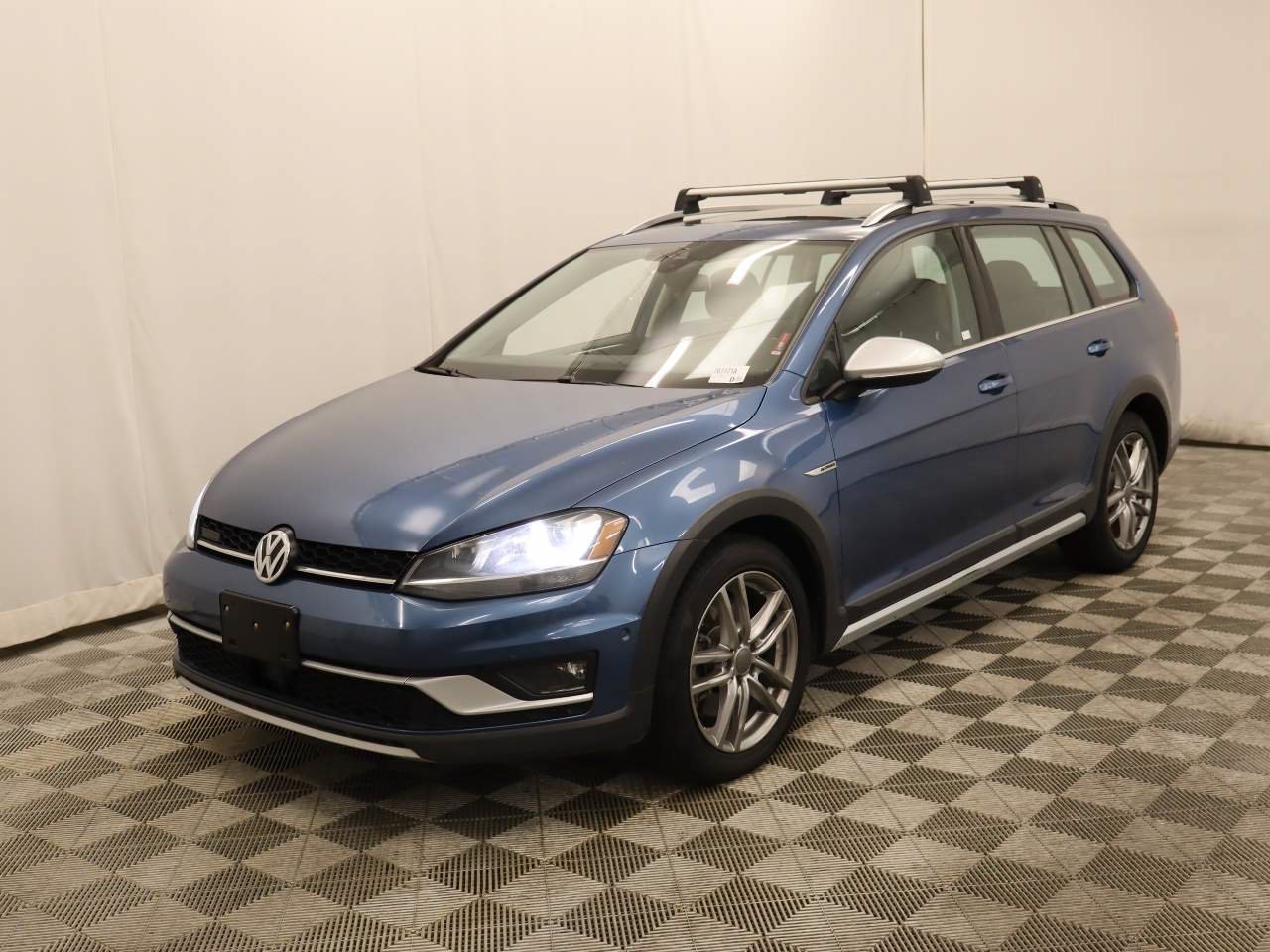 Used 2017 Volkswagen Golf Alltrack SEL AWD/4WD image 1
