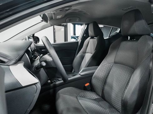 Used 2021 Toyota C-HR LE image 28