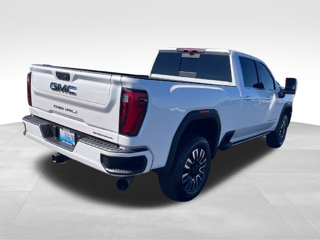 Used 2024 GMC Sierra 3500 Denali Ultimate AWD/4WD image 5