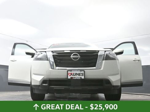 Used 2024 Nissan Pathfinder SV AWD/4WD image 82