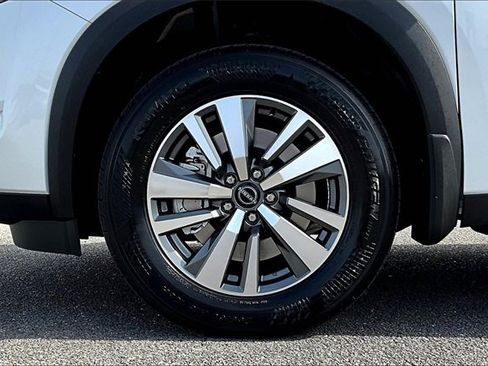 New 2025 Nissan Pathfinder SL image 8