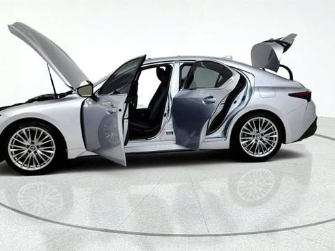 Used 2023 Lexus IS 300 w/ Premium Package RWD image 15